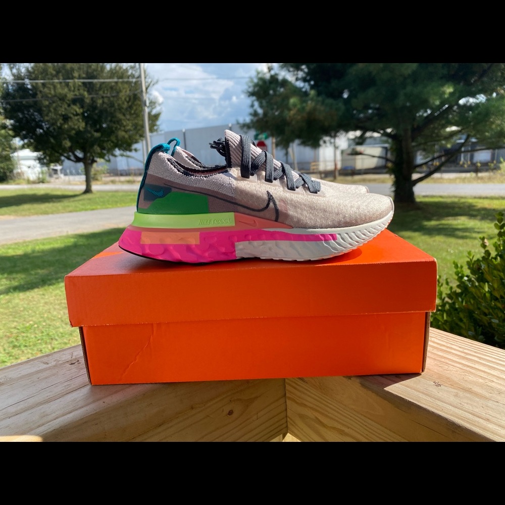 Nike React Infinity Run Flyknit - Picture 2 of 5